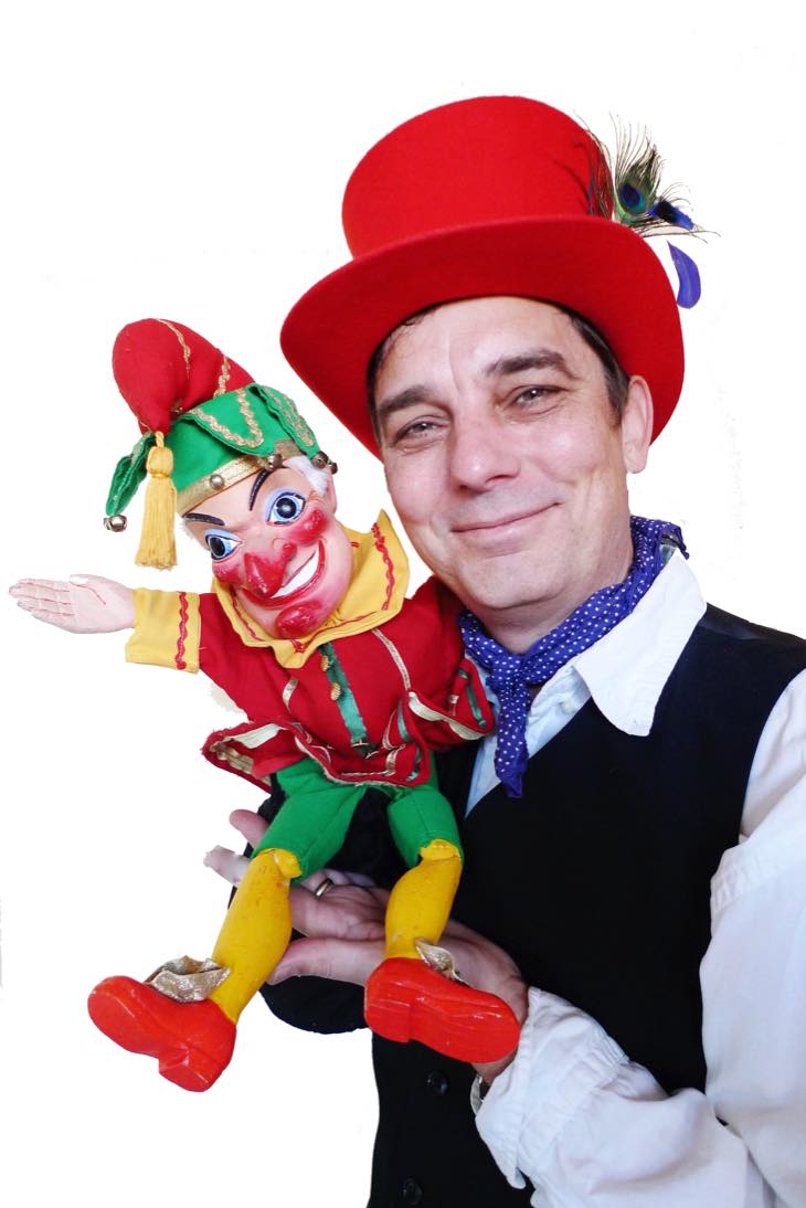 Book a PUPPET SHOW for kids hire children's party puppet show London